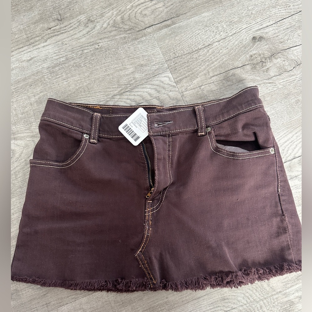 Levi’s vintage mini denim brown skirt. Size Small. Stretchy